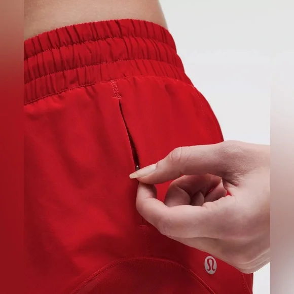 Lululemon Hotty Hot Low-Rise Lined Short 2.5" - Picture 5 of 11